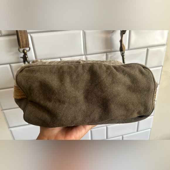 NEW Myra Bag Shoulder bag with regulator/ Neutral colors - Picture 5 of 12